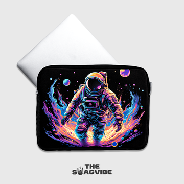 Astronaut in Space - Laptop Sleeve