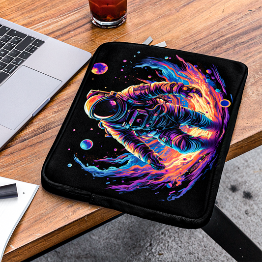 Astronaut in Space - Laptop Sleeve